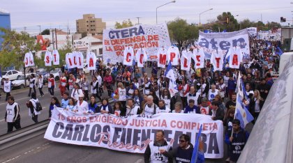 Multitudinaria movilización en Neuquén a 10 años del asesinato de Carlos Fuentealba