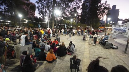 Con un festival en el centro de Neuquén reclamaron contra el ajuste las Universidades