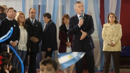 #DíaDeLaBandera: Macri usó un acto con estudiantes para atacar a los Moyano