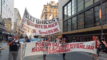 Caravana por aumento salarial y contra la precarización de trabajadores de telecomunicaciones - YouTube