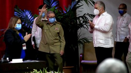 Raúl Castro deja la conducción del Partido Comunista al presidente Díaz-Canel