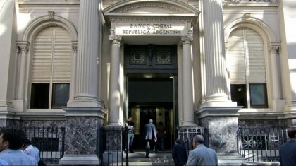 Cayeron los bonos de deuda, subió el riesgo país y el Banco Central no acumuló reservas