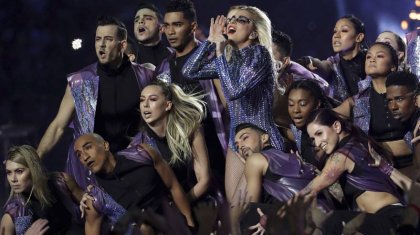 Super Bowl 2017: impresionante show de Lady Gaga y una tibia denuncia a Trump