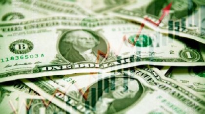 El dólar blue salta la barrera de los $400 por primera vez