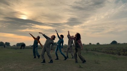 La danza del impacto, coreografía del conjuro 