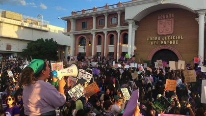 8 de marzo: entre la masividad en las calles, la contienda electoral y la represión policíaca