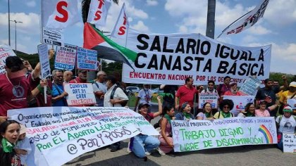 Caracas: policía impide marchar y grupos de choque atacaron a trabajadores