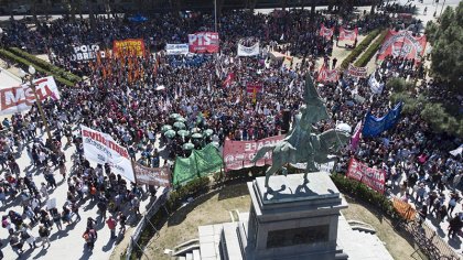 Rosario: masivo acto contra los descuentos