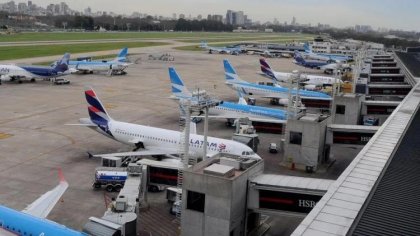 Paro por 24 horas de trabajadores aeronáuticos en reclamo salarial y contra despidos antisindicales