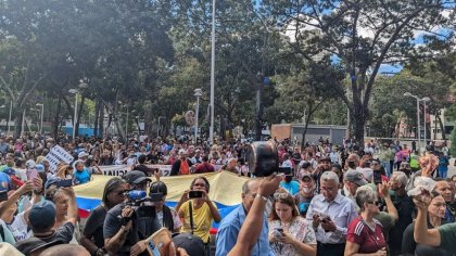 Trabajadores activos y jubilados protestaron en Caracas y otras partes del país por salarios y pensiones