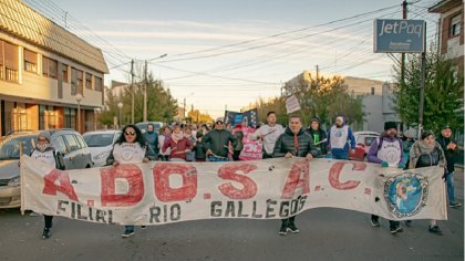 Río Gallegos: importante movilización docente en repudio al ajuste de Alicia Kirchner