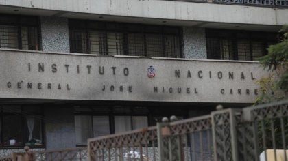 Se vota revalidación de toma en el Instituto Nacional con alta participación estudiantil