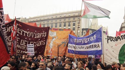 Voces en el acto de la izquierda en el día del trabajador: plan de lucha para derrotar el ajuste Milei