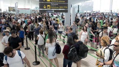 “Vuelan las huelgas”: ¿por qué los aeropuertos se encuentran en jaque en Europa?