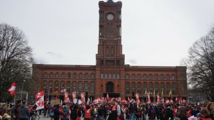 Berlín: los docentes van al paro por tres días contra los recortes presupuestarios del gobierno