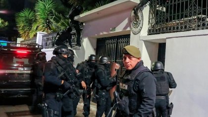 Salto bonapartista de Noboa lo deja aislado tras incursión policial a Embajada de México