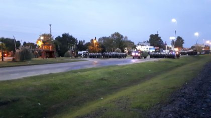 Gendarmería y Policía reprimen a trabajadores de Cresta Roja