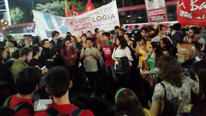 Universitarios de Córdoba marcharon contra el ataque del gobierno