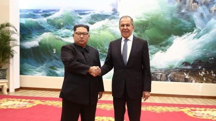 En medio de las negociaciones, Kim Jong-un se reúne con el Ministro de Exterior ruso y elogia a Putin