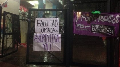 UBA: estudiantes tomaron Filosofía, Sociales y Psicología por el aborto legal