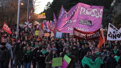 13J en Neuquén: miles exigieron aborto legal en las calles - YouTube