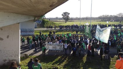 Atucha: sigue el paro y cortan ruta 9