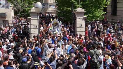 Marcha San Cayetano: por el aborto legal o con la Iglesia por el aborto clandestino