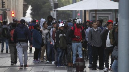 Organizaciones migrantes rechazan expulsiones del gobierno derechista 