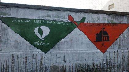 Mural por el aborto legal y la separación de la Iglesia y el Estado en Necochea