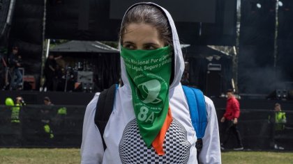 Las Pussy Riot tocaron en Colombia con el pañuelo verde y el naranja