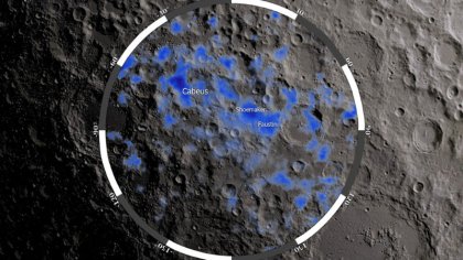 NASA da a conocer que hay hielo en los polos de la Luna