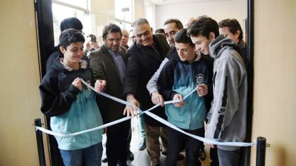 Caraduras: Sánchez Zinny y Tagliaferro en exposición de Escuelas Técnicas en Morón