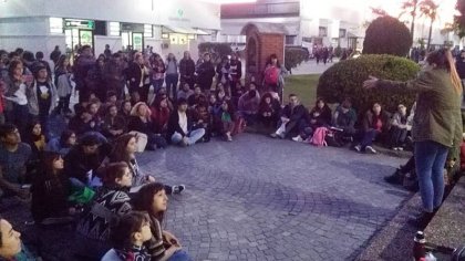 UNLaM: En la universidad de Finocchiaro, los estudiantes nos ponemos de pie