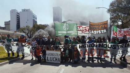 Nueva protesta contra los despidos en Agroindustria: exigen plan de lucha a las conducciones 