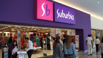 Suburbia persigue y discrimina a sus clientes