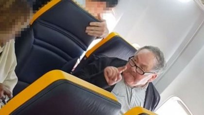 Ryanair ampara a racista tras escándalo en un vuelo