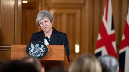 Theresa May trata de aguantar la crisis pero tiene pocas chances de pasar su acuerdo por el Brexit