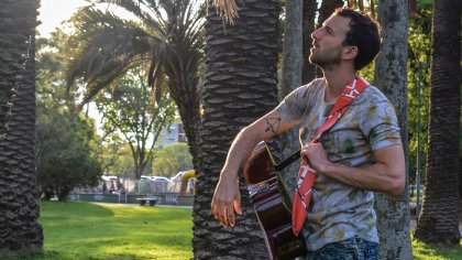 Martín Cóppola, con la canción en el horizonte: “no puedo definir mi música, me dejo llevar por la inspiración”