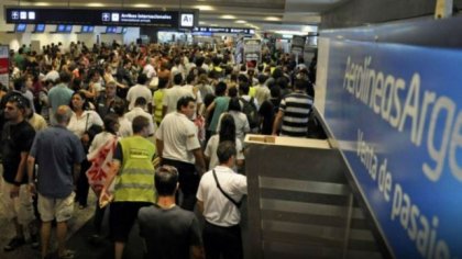 Paro en Aerolíneas Argentinas y Austral por incumplimiento salarial