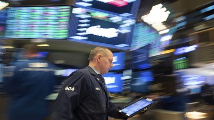 Wall Street y bolsas europeas arrancan el año con caídas por temor a desaceleración mundial