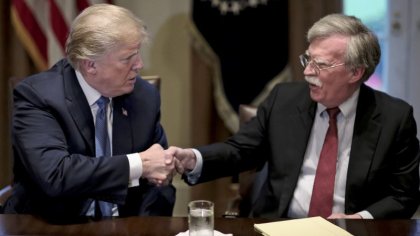 Crece la intervención de EE.UU.: Bolton ofrece perdón a militares que rompan con Maduro