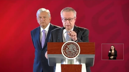 Presenta López Obrador plan de desarrollo para Pemex 