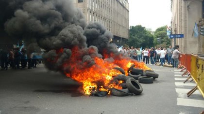 Nueva protesta de Luz y Fuerza en Córdoba