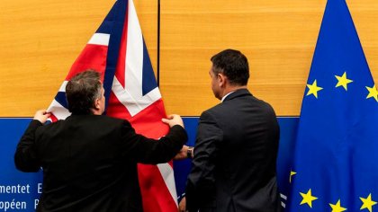 La primera ministra británica pone a prueba su plan del "brexit" ante el Parlamento