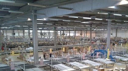 La industria continuó su desplome en febrero: cayó 8,5 %