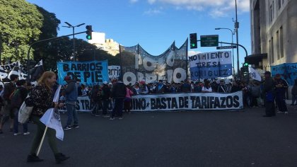 Movimientos sociales acamparon en la 9 de Julio contra el ajuste