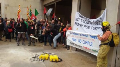 Los bomberos Forestales de Sarga salen a la huelga contra la precariedad 