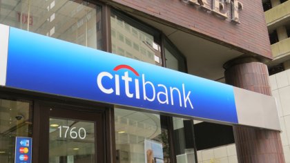 Sale el Citibank, entra la Caja de Valores