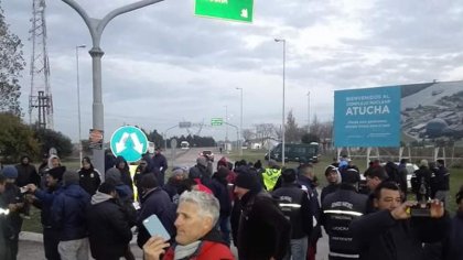 Atucha: cien trabajadores suspendidos para renegociar contratos de obra