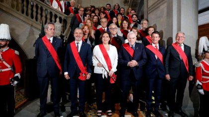 Los votos de la casta y el 155 para la alcaldesa de “todos”